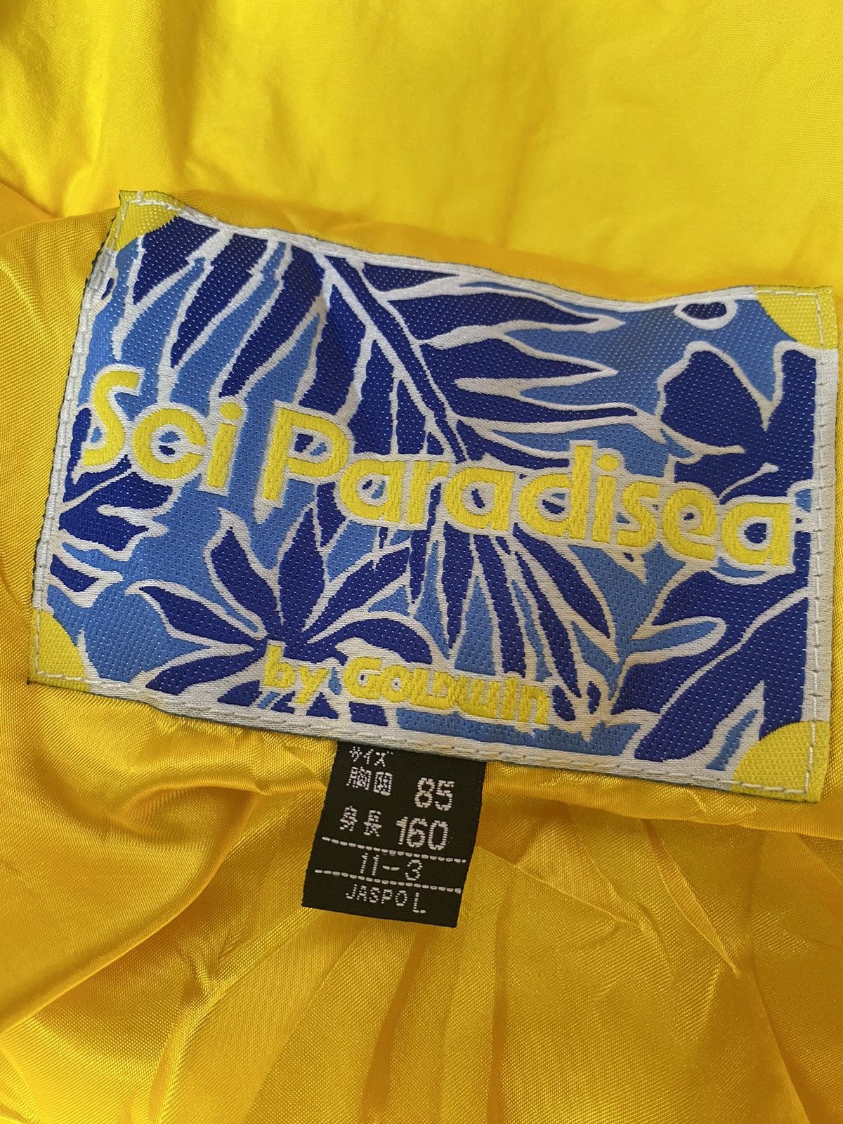 Goldwin Vintage Sci Paradisea by Goldwin Ski Winter Jacket. #B10 Size US L / EU 52-54 / 3 - 7 Thumbnail