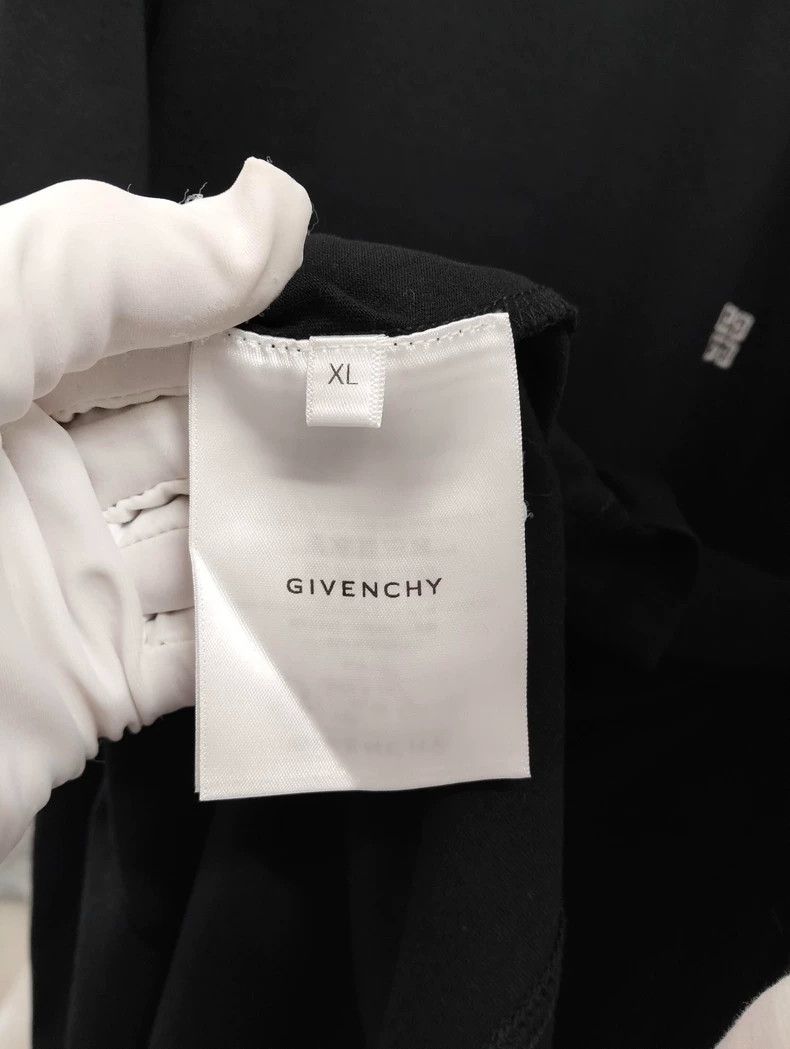 Givenchy Givenchy T-shirt, size XL (140) Size US XL / EU 56 / 4 - 8 Thumbnail