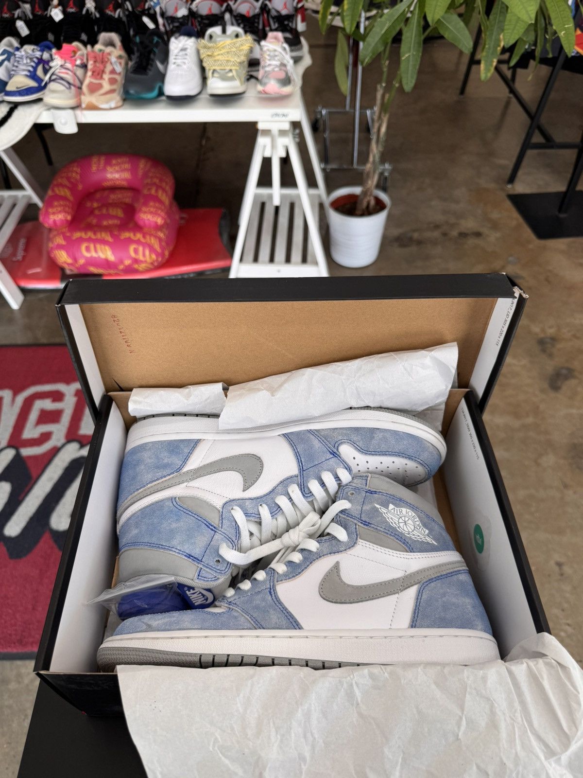 Air Jordan 1 Hyper Royal Smoke Grey Size 9 (2021)