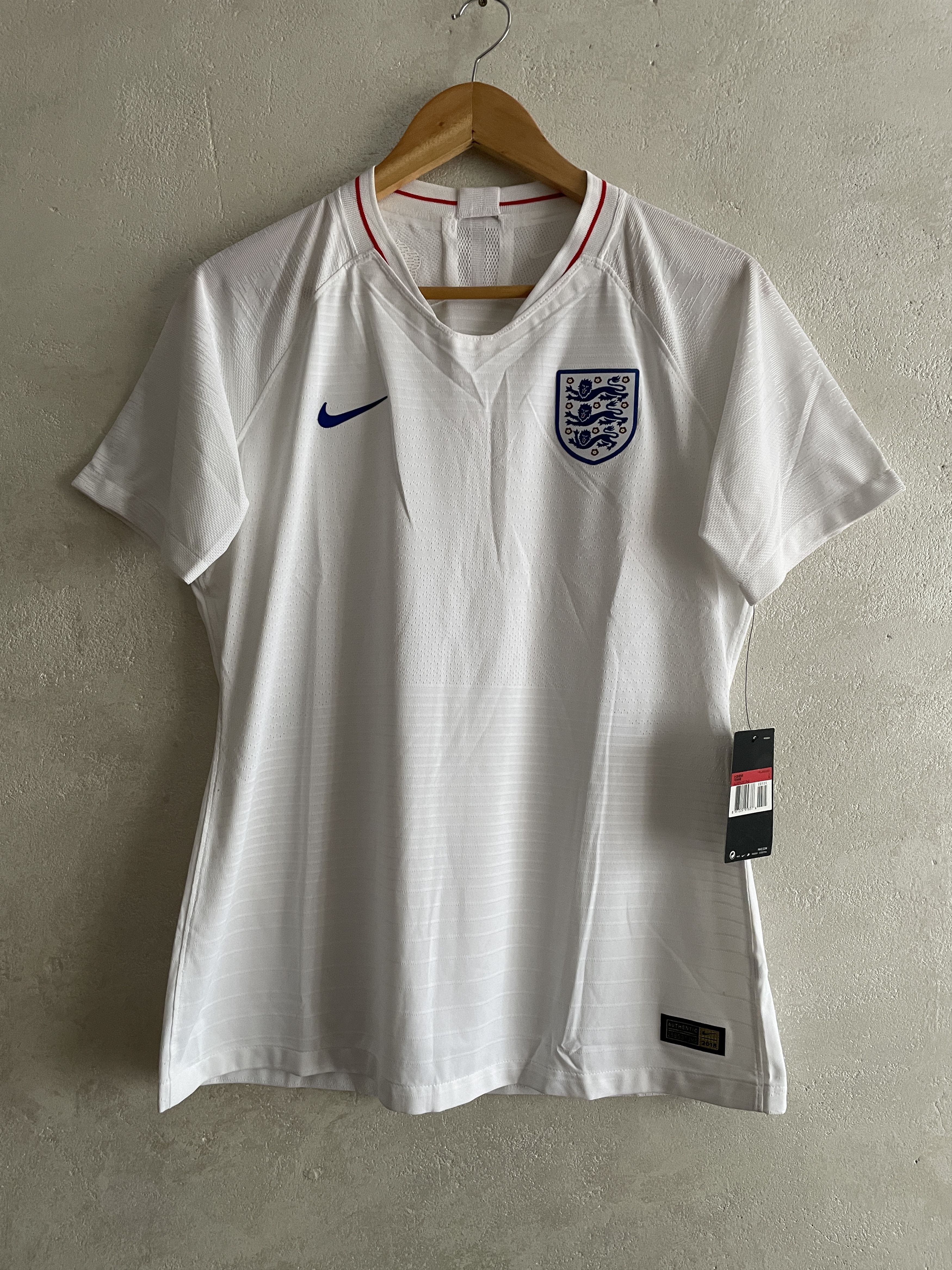Nike AUTHENTIC England Home Shirt 2018 Kit Soccer Jersey Size L / US 10 / IT 46 - 1 Thumbnail