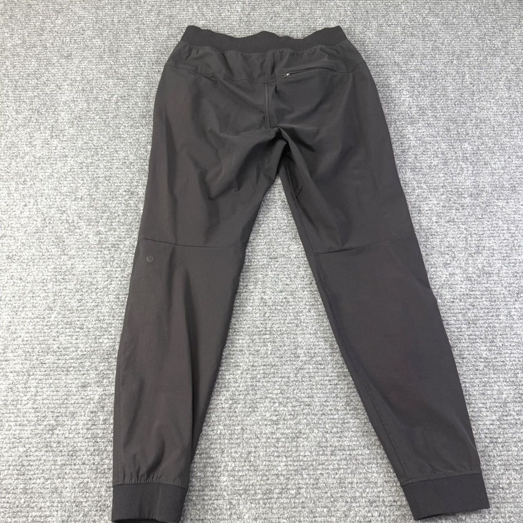 Lululemon Lululemon Jogger Pants Mens M Black Woven Slim Zip Pocket Cuffed Drawstring Pockets Activewear Casual Gym & Training Size US 31 - 6 Thumbnail