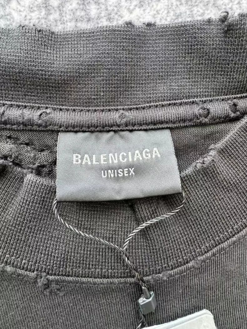 Balenciaga Balenciaga Back Sanskrit Logo Destroyed Short Sleeve Size US M / EU 48-50 / 2 - 3 Thumbnail