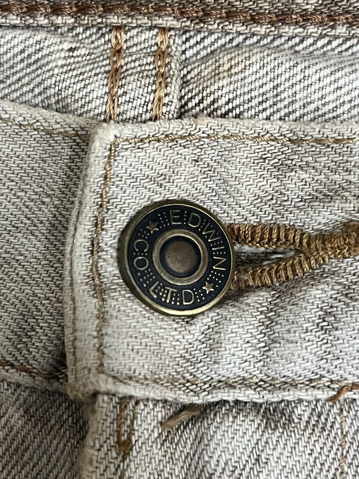 Edwin Vintage White Edwin Distressed Style jeans Size US 31 - 12 Thumbnail