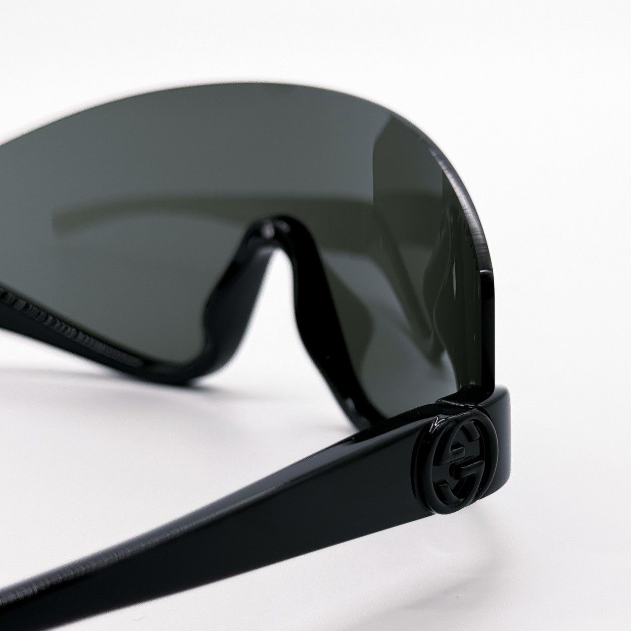 Gucci NEW GUCCI GG1650S 001 SHIELD BLACK WOMEN SUNGLASSES GUCCI Size ONE SIZE - 8 Thumbnail