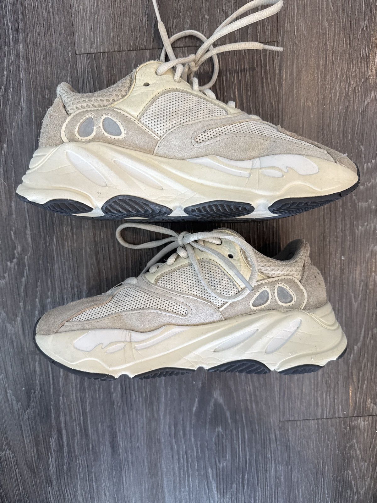 Yeezy Yeezy 700 Analog Size US 5 / EU 37 - 1 Thumbnail