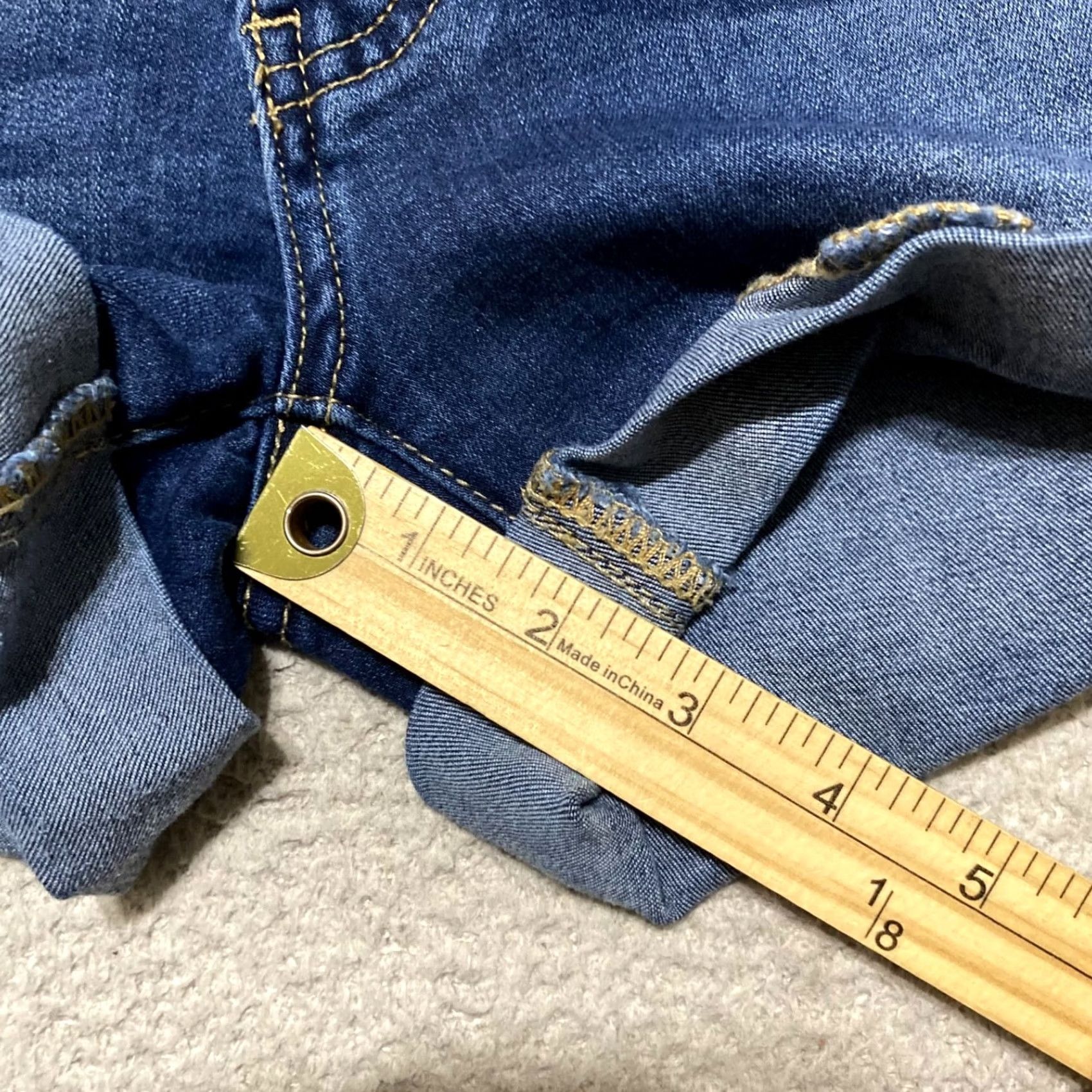 Vintage Kancan Jeans Shorts Blue Denim Dark Wash Mid Rise Inseam 3" Cuffed 5-Pocket Stretch Casual Womens Size 28 Shorts Size 28" / US 6 / IT 42 - 5 Thumbnail