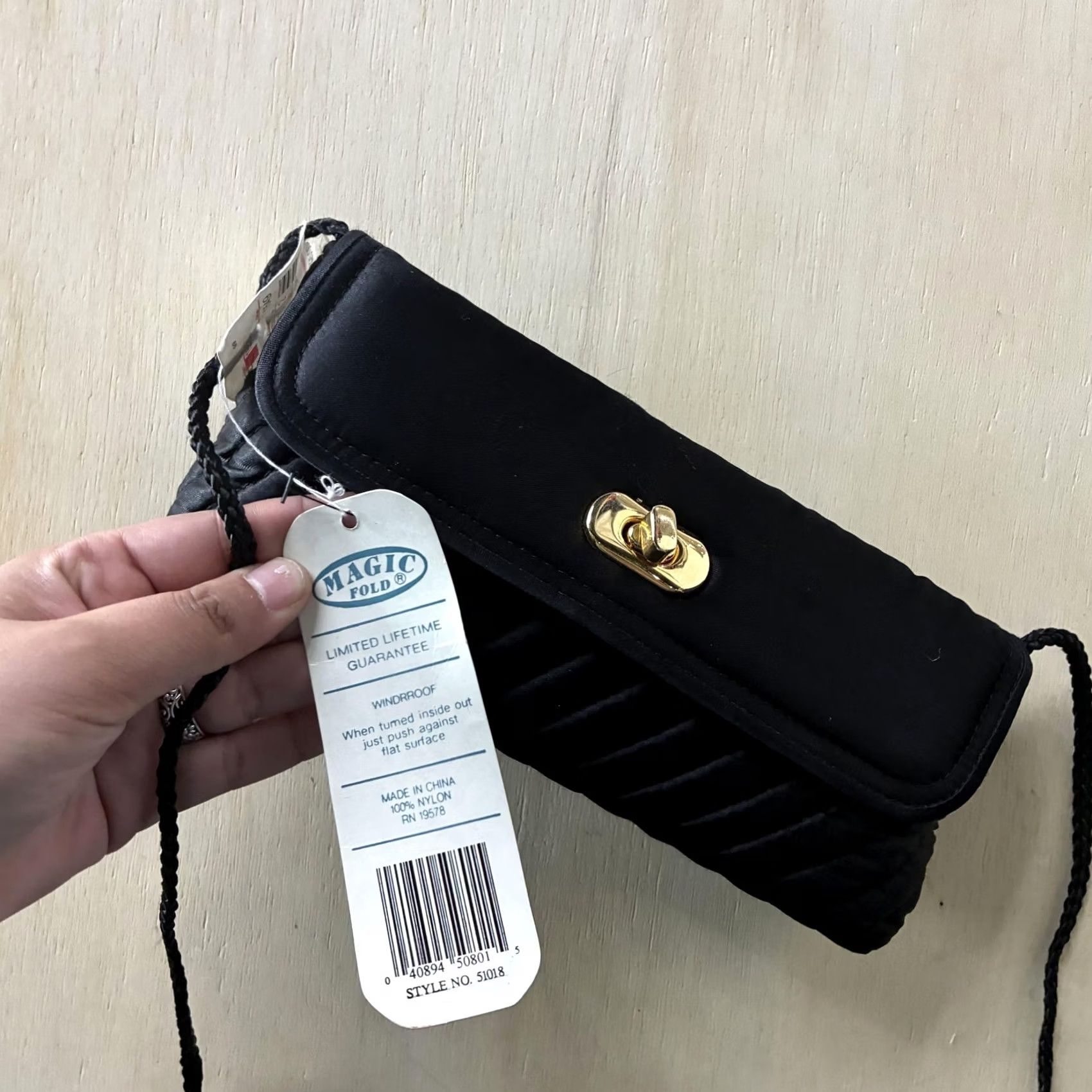 Vintage Magic Fold Black One Size Umbrella On A String Purse Women Nylon Crossbody Bag Size ONE SIZE - 3 Thumbnail