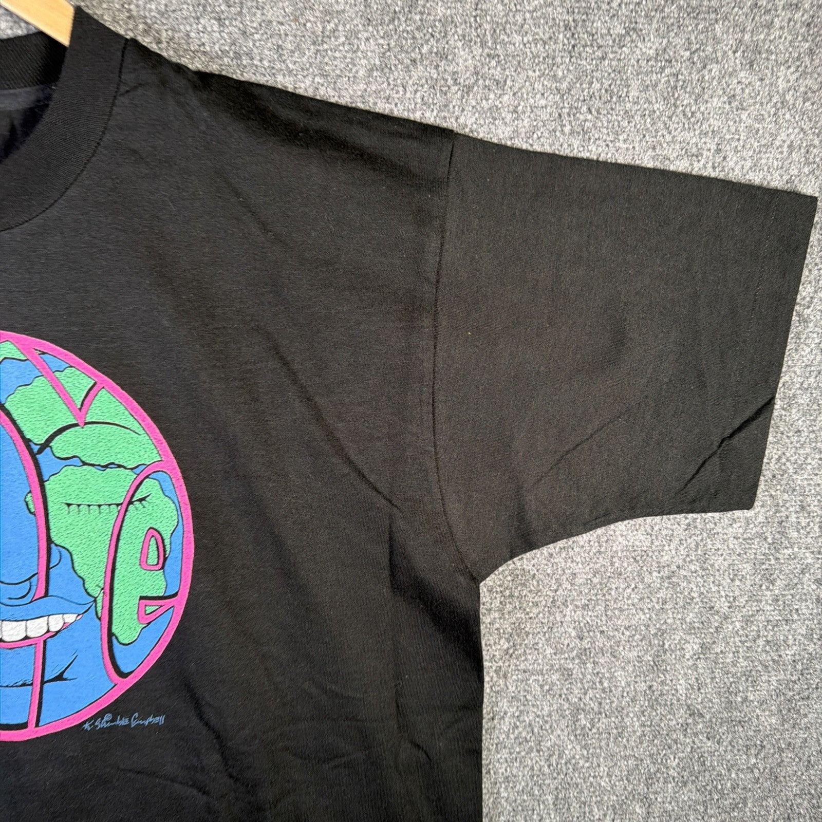 Fruit Of The Loom Vintage Earth Shirt XL Black 90s Planet Love Art Abstract Size US XL / EU 56 / 4 - 3 Thumbnail