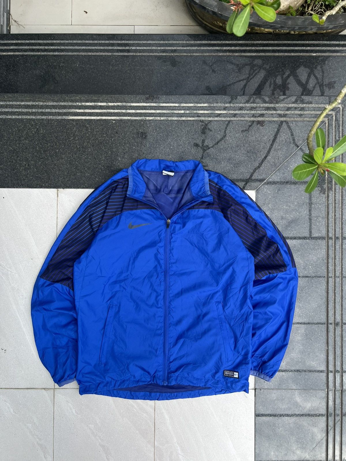 Nike 00s Nike Swoosh Vintage Y2K Soccer Windbreaker Retro Jacket Size US L / EU 52-54 / 3 - 1 Thumbnail