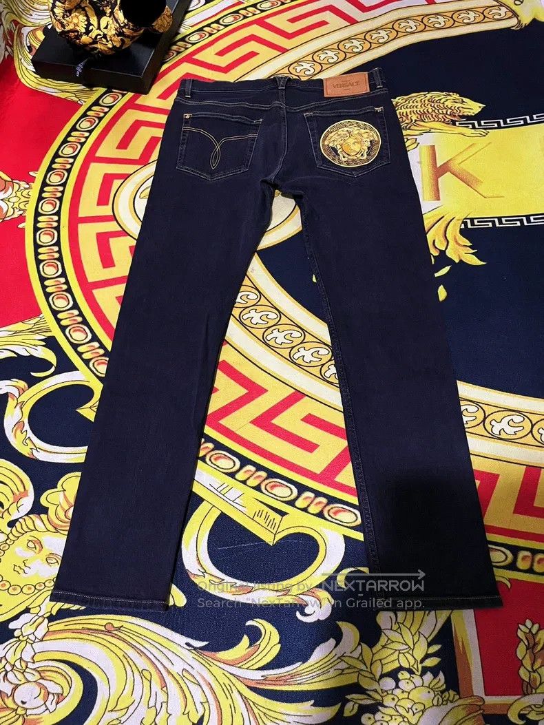 Versace Versace Medusa craft embroidered jeans Size US 35 - 1 Thumbnail