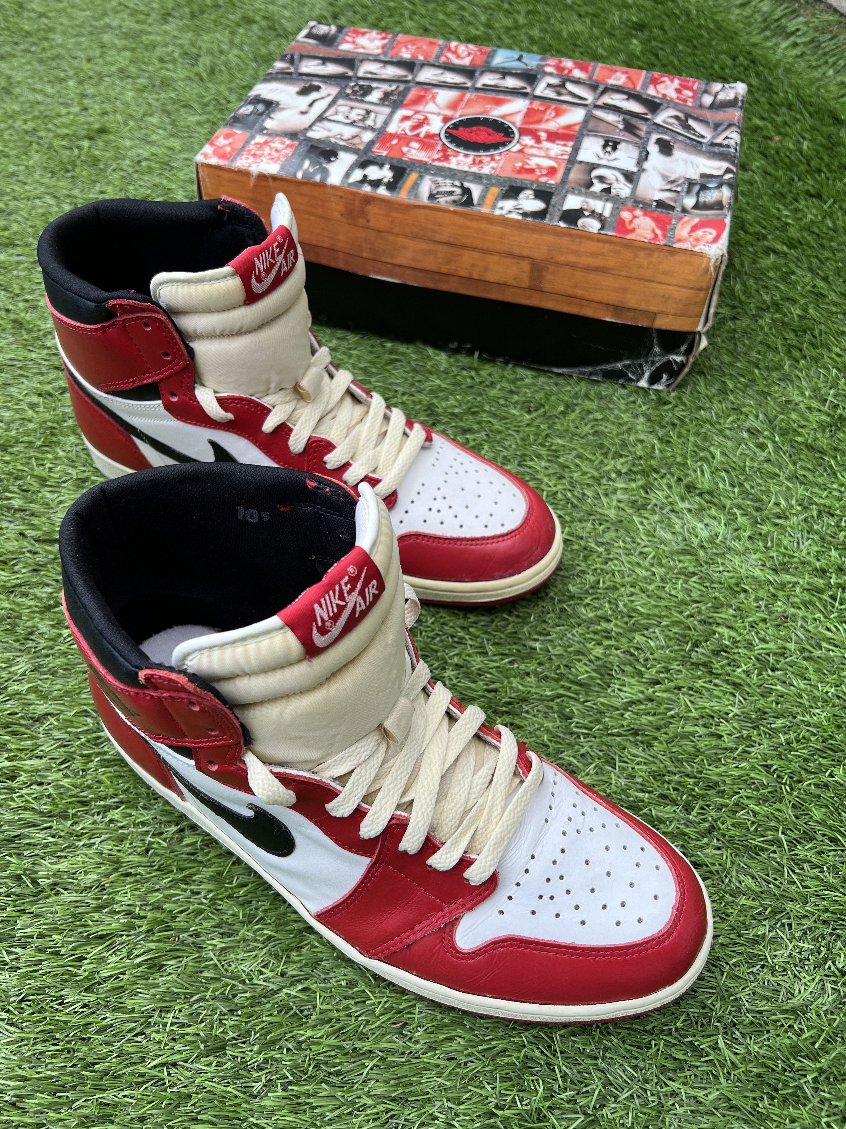 Jordan Brand Jordan 1 Retro High Chicago 1994 (Includes box and card) Size US 10.5 / EU 43-44 - 1 Thumbnail