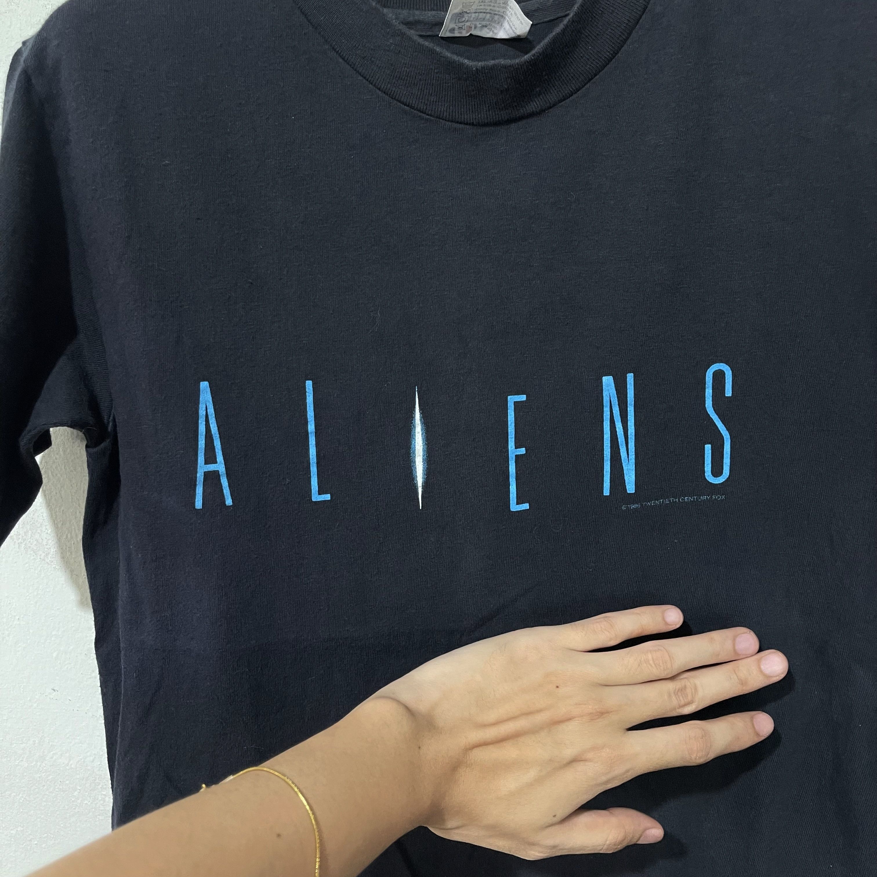 Vintage Vintage 1986 Aliens Shirt Size US XS / EU 42 / 0 - 2 Thumbnail