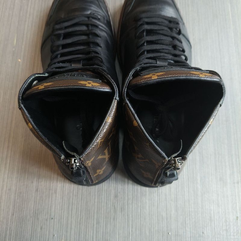 Louis Vuitton Louis Vuitton Black High-Top Leather Sneakers - Size US 8.5 / EU 41-42 - 9 Thumbnail