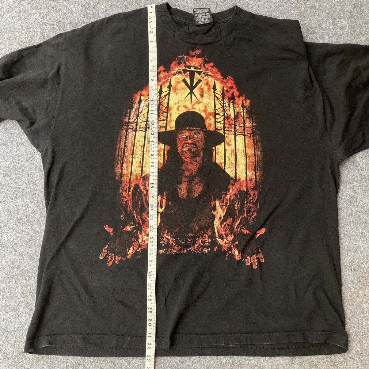 WWE Vintage WWE Undertaker "Hell's Gate" graphic T-shirt Size US XXL / EU 58 / 5 - 8 Thumbnail
