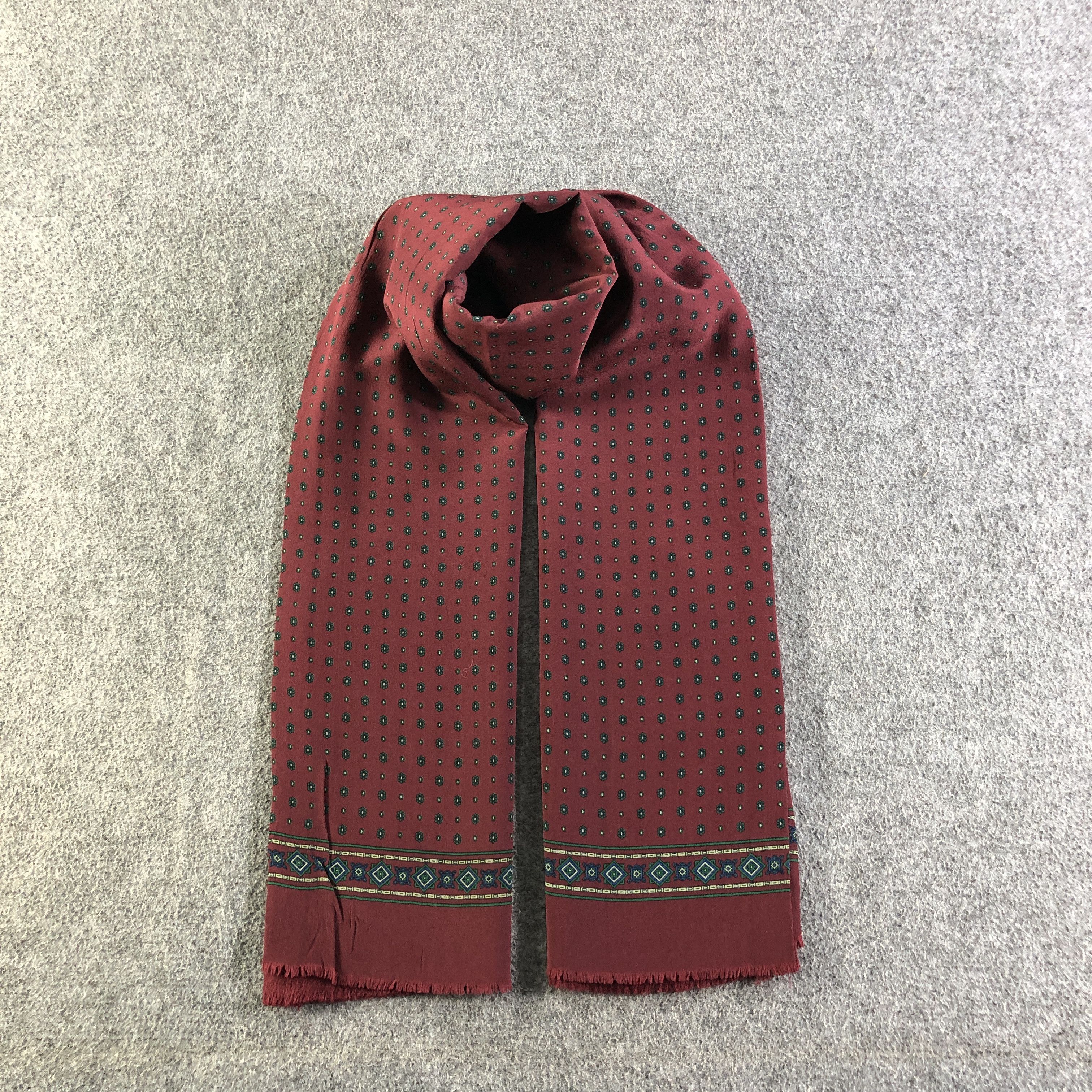 Vintage Luxury Design Silk/Wool Scarf Muffler Neckwear V2713 Size ONE SIZE - 1 Thumbnail