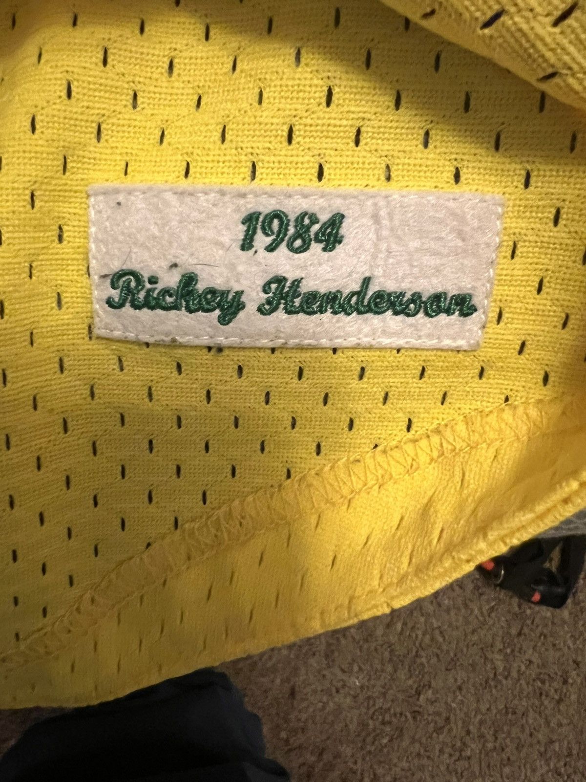 Mitchell & Ness Ricky Henderson Oakland Athletics Jersey Size US L / EU 52-54 / 3 - 2 Thumbnail