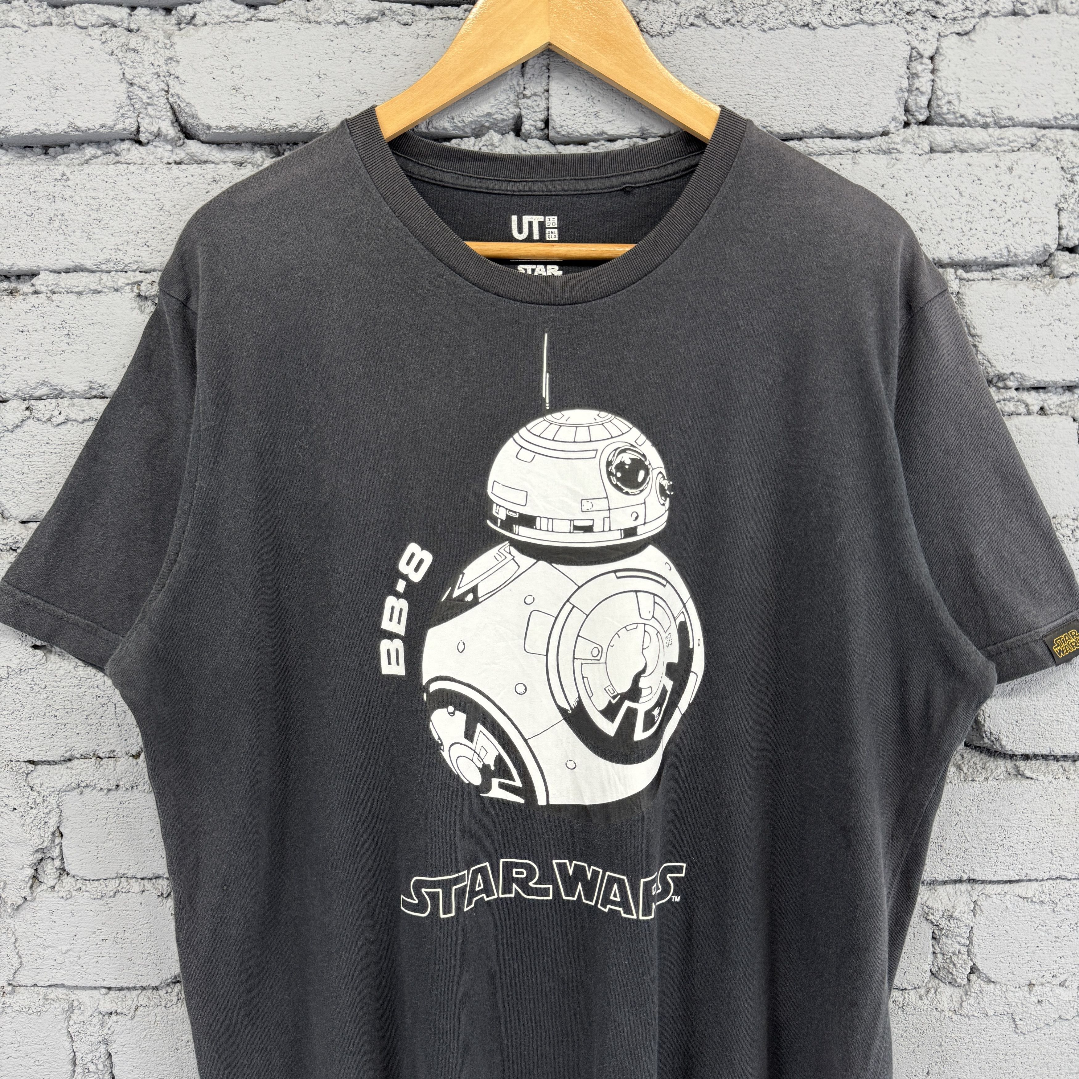 Uniqlo Uniqlo X Star Wars BB-8 Graphic Sunfaded Tshirt Size US XL / EU 56 / 4 - 3 Thumbnail
