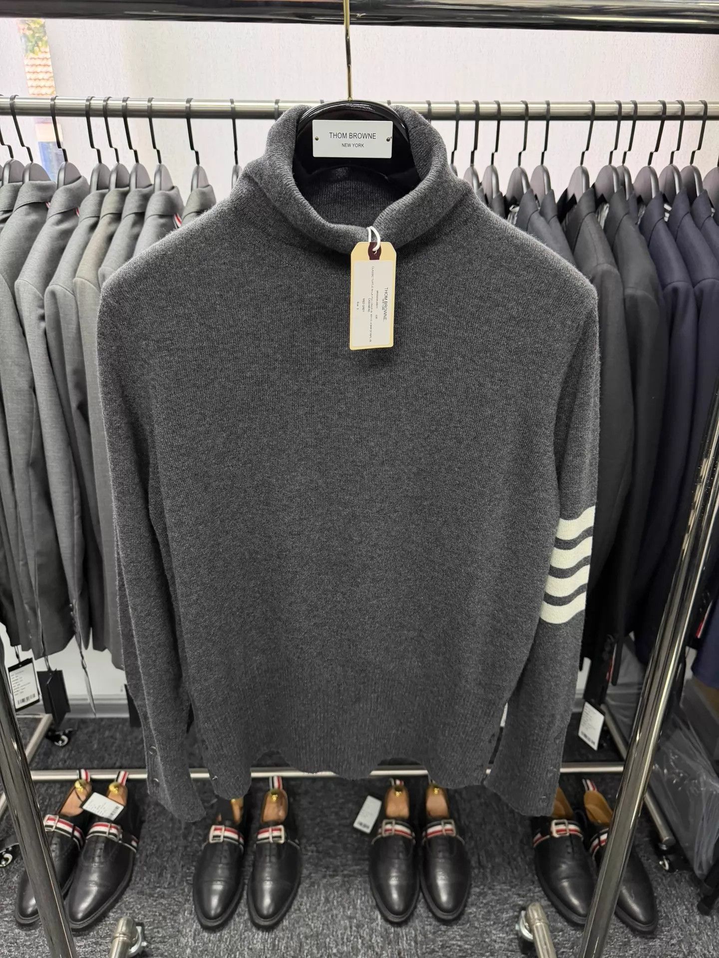 Thom Browne Thom Browne Men's T-neck Cashmere Sweater Mid Gray 3 Size US L / EU 52-54 / 3 - 1 Thumbnail