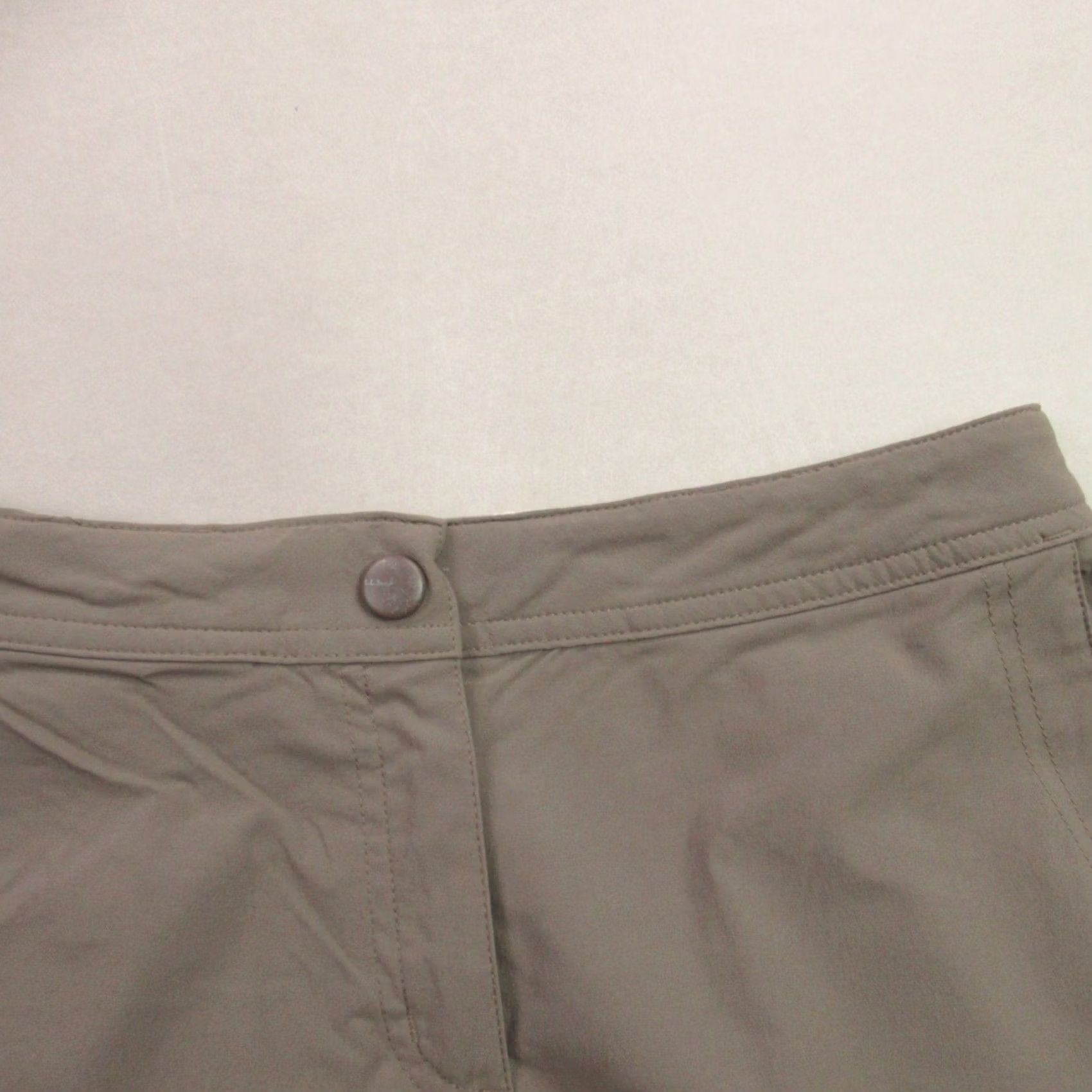 Vintage LL Bean Shorts Womens 6 Lightweight Outdoors Chino Pockets Snap Beige Gray Size 28" / US 6 / IT 42 - 2 Thumbnail