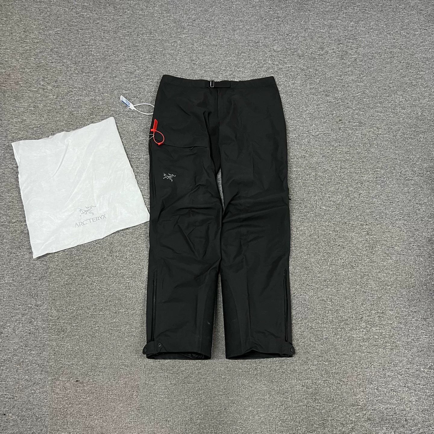 Arc'teryx Arcteryx Beta Ar Pant Black Long Pants Size US 32 / EU 48 - 1 Thumbnail