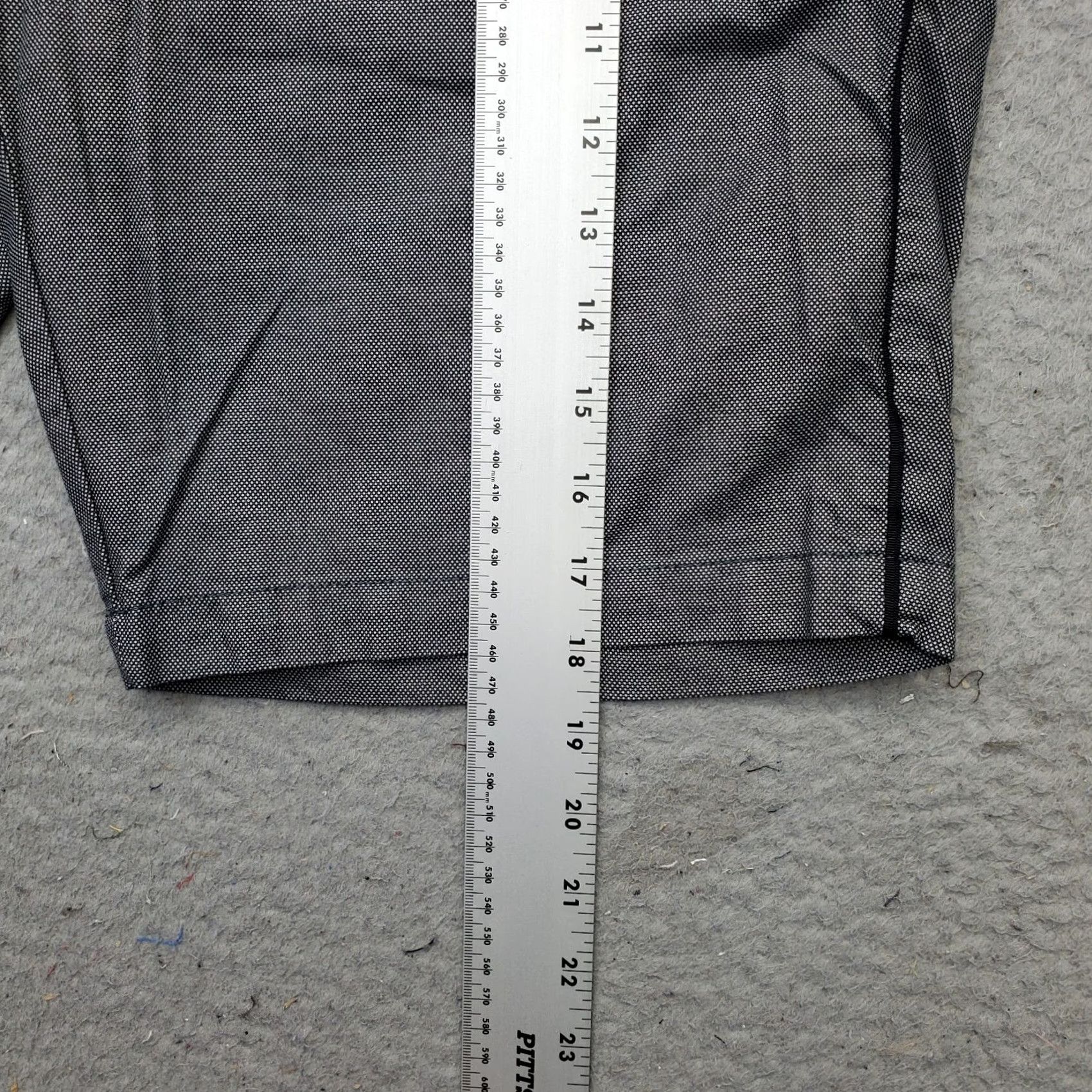 Calvin Klein Calvin Klein Mens Chino Shorts 34 Gray Polka Dot Slash Pocket Shirtless? Size US 34 / EU 50 - 3 Thumbnail