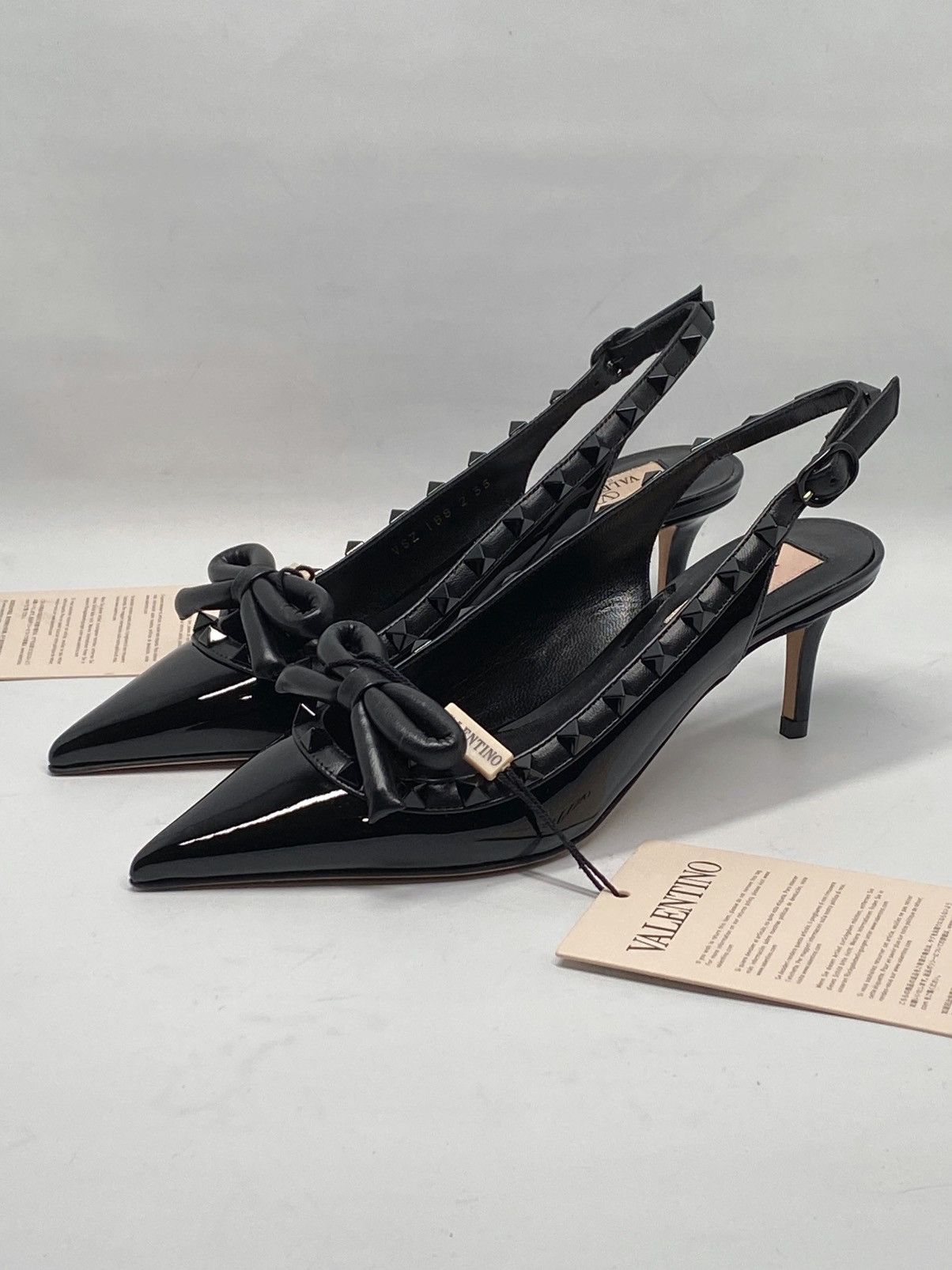 Valentino Valentino Garavani Rockstud Bow Slingback Pumps size 35 Size US 5 / IT 35 - 1 Thumbnail