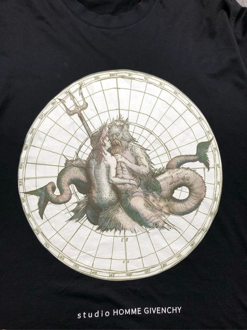 Givenchy Givenchy Poseidon Printed Black Short-sleeve 2506-Nextarrow Size US M / EU 48-50 / 2 - 4 Thumbnail