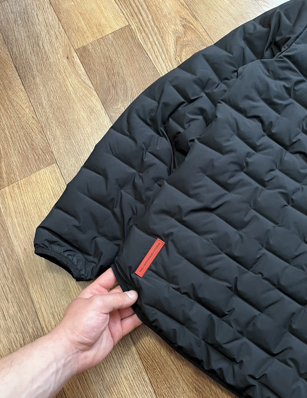 The Mountain The Mountain Studio Reversible Light Hood Jacket Black Onyx Size US M / EU 48-50 / 2 - 11 Thumbnail