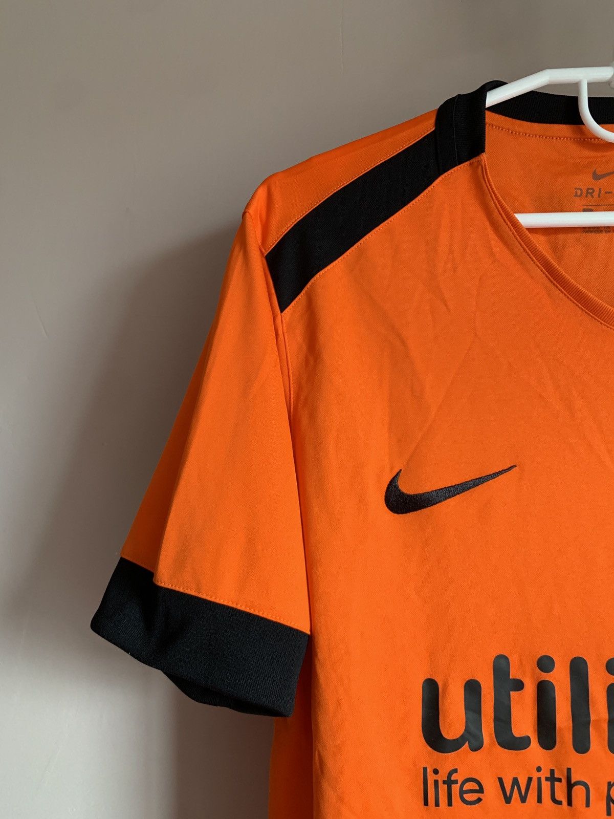 Nike Dundee United 2016 Home Football Shirt Nike Soccer Jersey Size US L / EU 52-54 / 3 - 4 Thumbnail