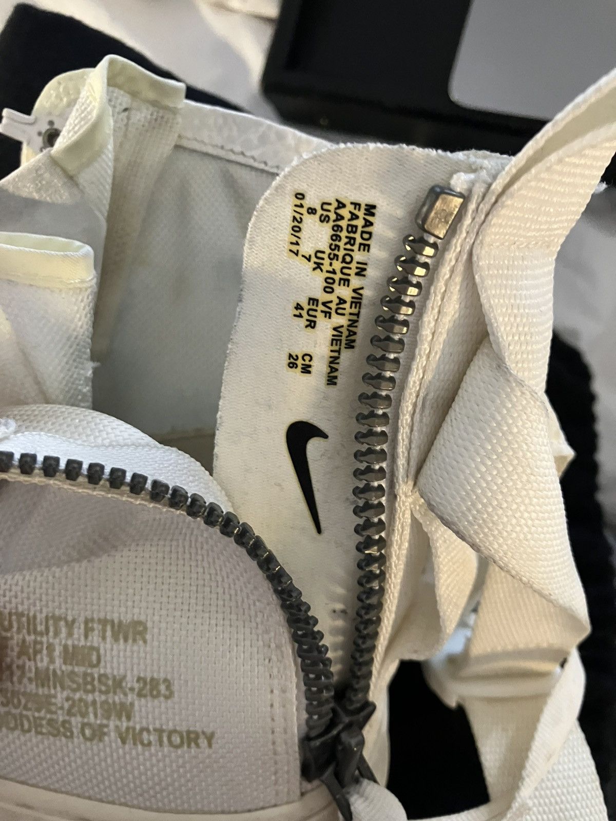 Nike Nike SF Air Force 1 Mid QS GS ‘Triple White’ Size US 8 / EU 41 - 2 Thumbnail