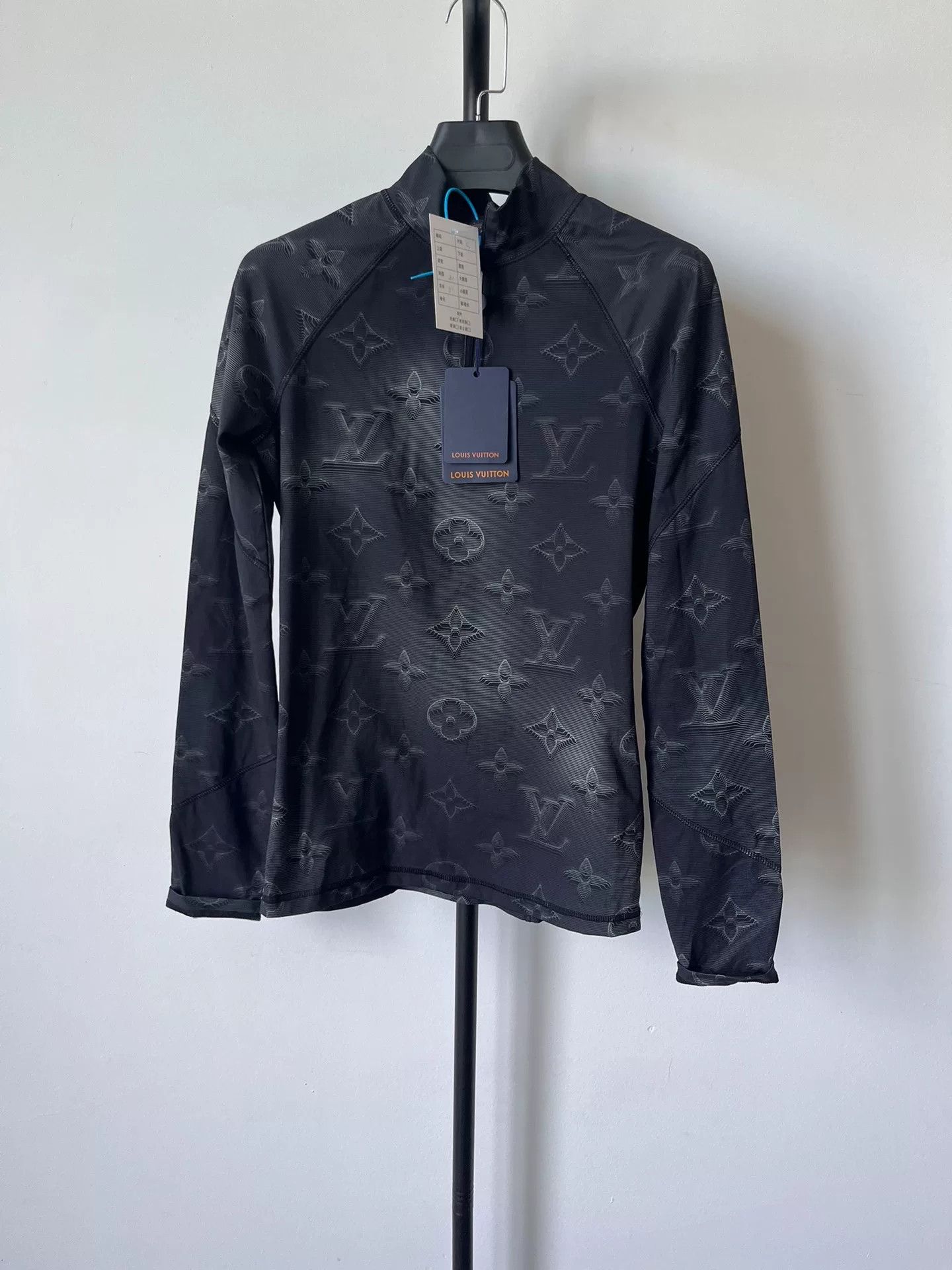 Louis Vuitton louis vuitton monogram zip long sleeve top Size US S / EU 44-46 / 1 - 1 Thumbnail