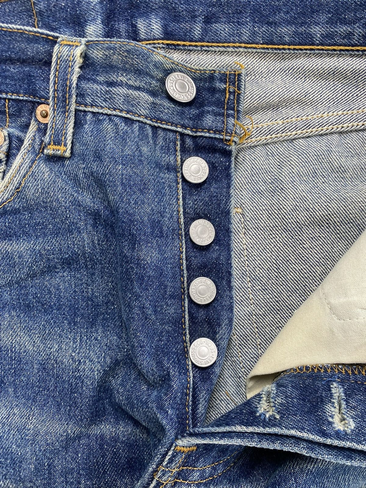 Levi's Vintage Clothing 🇺🇸1990s Vintage Levis 501XX 29x36 Distressed Faded Blue Jeans Size US 29 - 9 Thumbnail