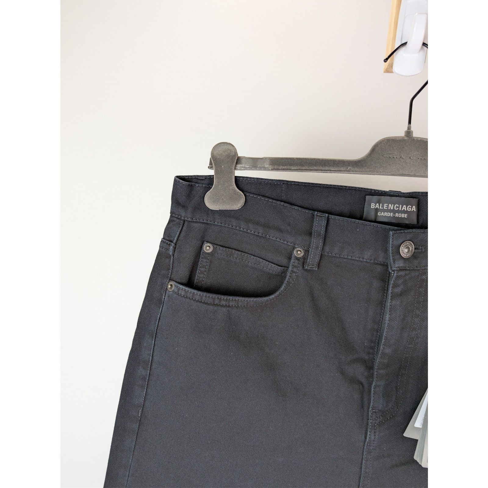 Balenciaga o1rshd1 Straight-Leg Flared Denim Jeans in Peach Pitch Black Size US 33 - 6 Thumbnail