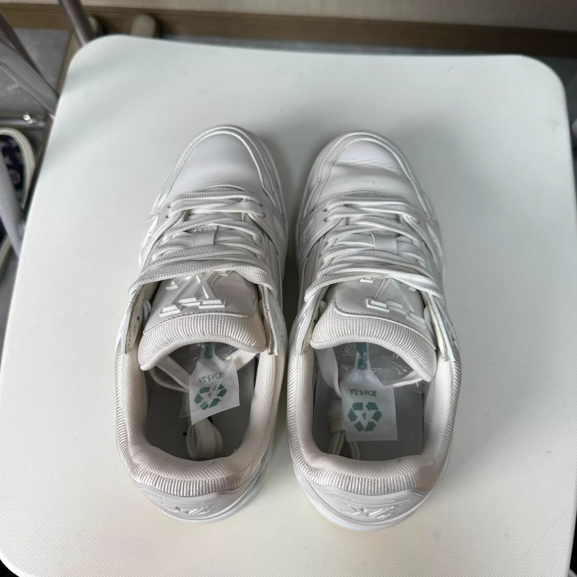 Louis Vuitton LOUIS VUITTON Women's White Leather Lace-Up Trainer Size US 5.5 / IT 35.5 - 4 Thumbnail