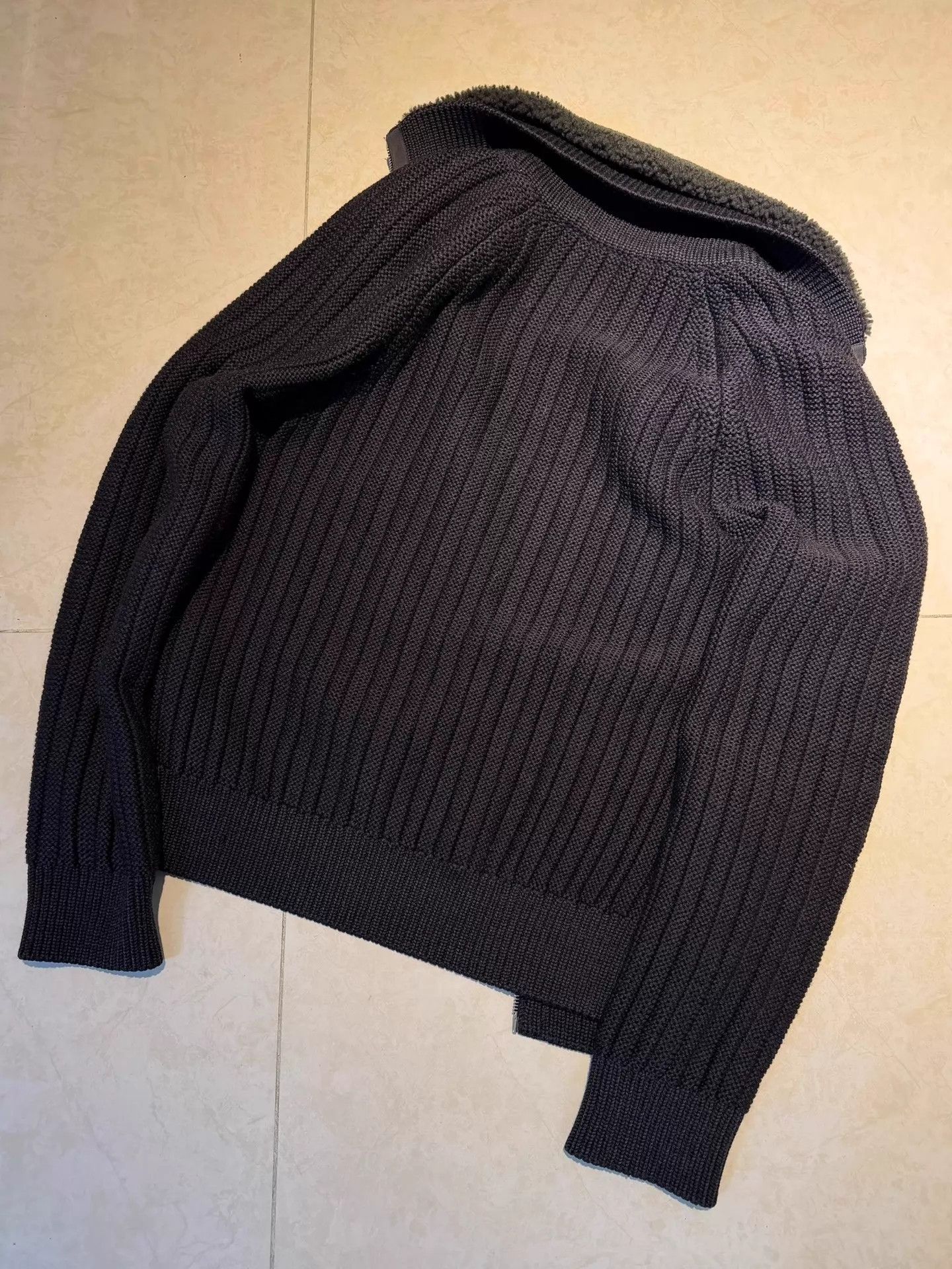 Louis Vuitton LV Wool Shearling Removable Collar Unisex XS Jacket Size XS / US 0-2 / IT 36-38 - 4 Thumbnail