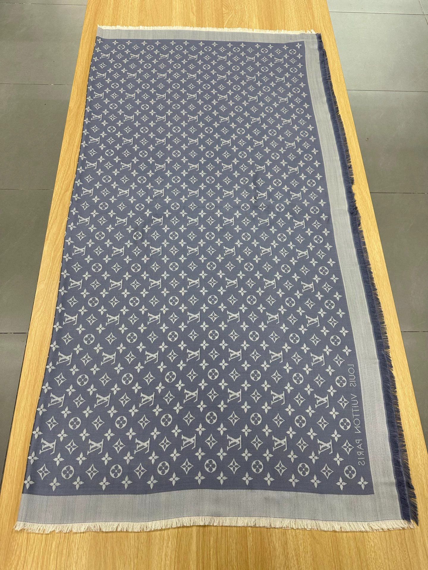 Louis Vuitton LOUIS VUITTON Monogram Denim Silk Scarf 139x139cm Size ONE SIZE - 2 Thumbnail