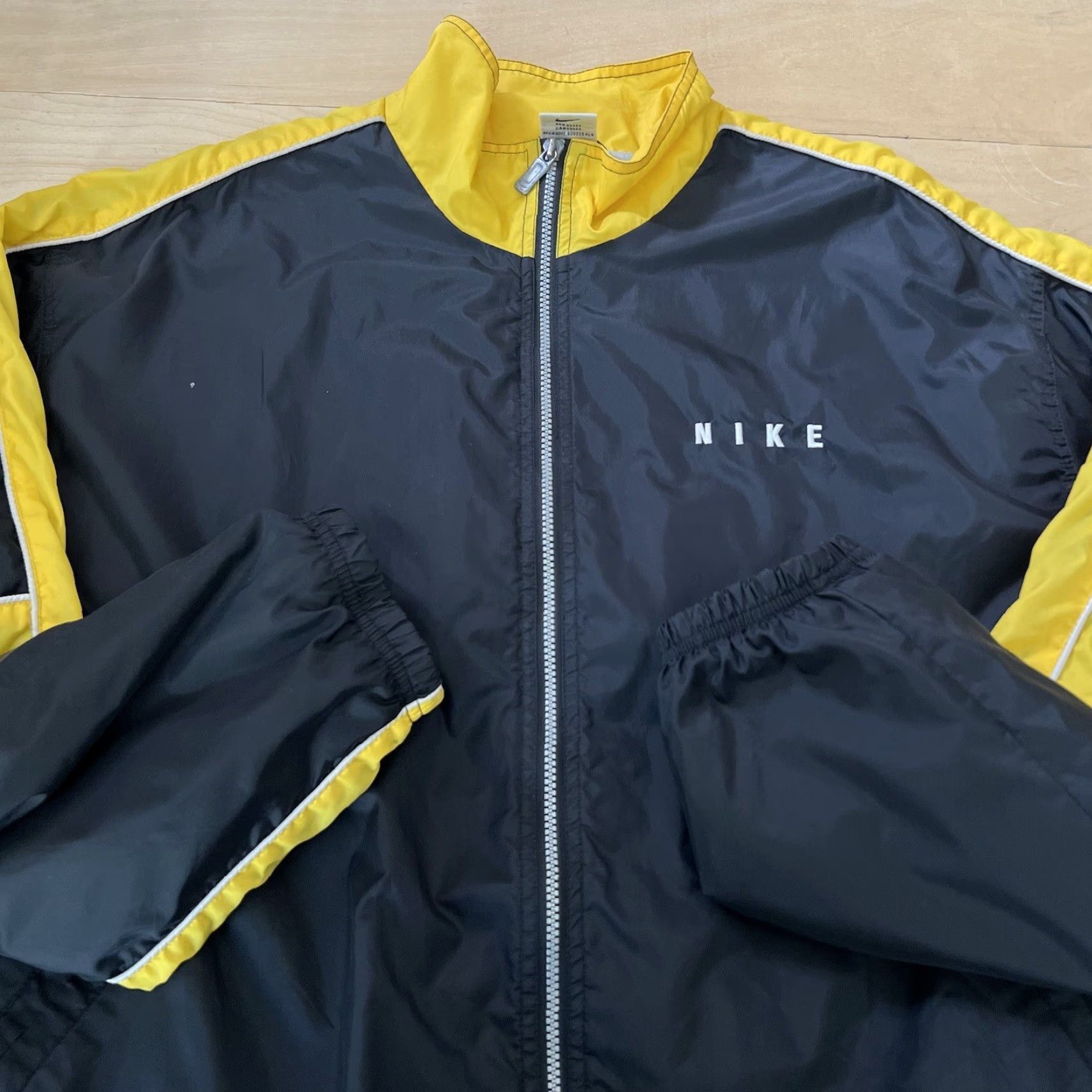 Nike Vintage Nike Jacket 2XL Black Windbreaker Sportswear 90s Logo Zip Regular Mens Jacket Size US XXL / EU 58 / 5 - 4 Thumbnail