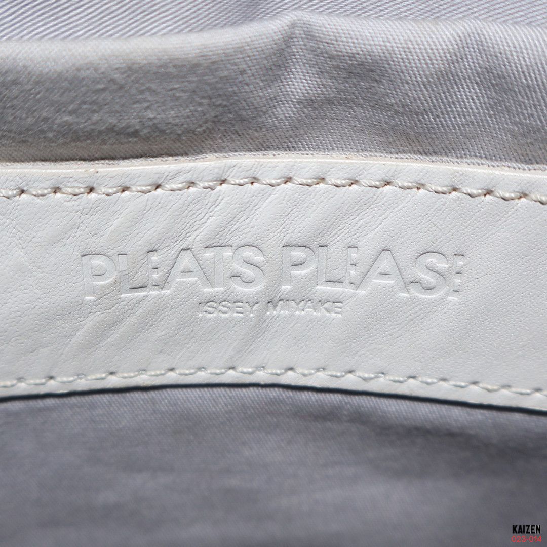 Issey Miyake × Pleats Please Issey Miyake ISSEY MIYAKE PLEATS PLEASE - CROSSBODY Size ONE SIZE - 7 Thumbnail