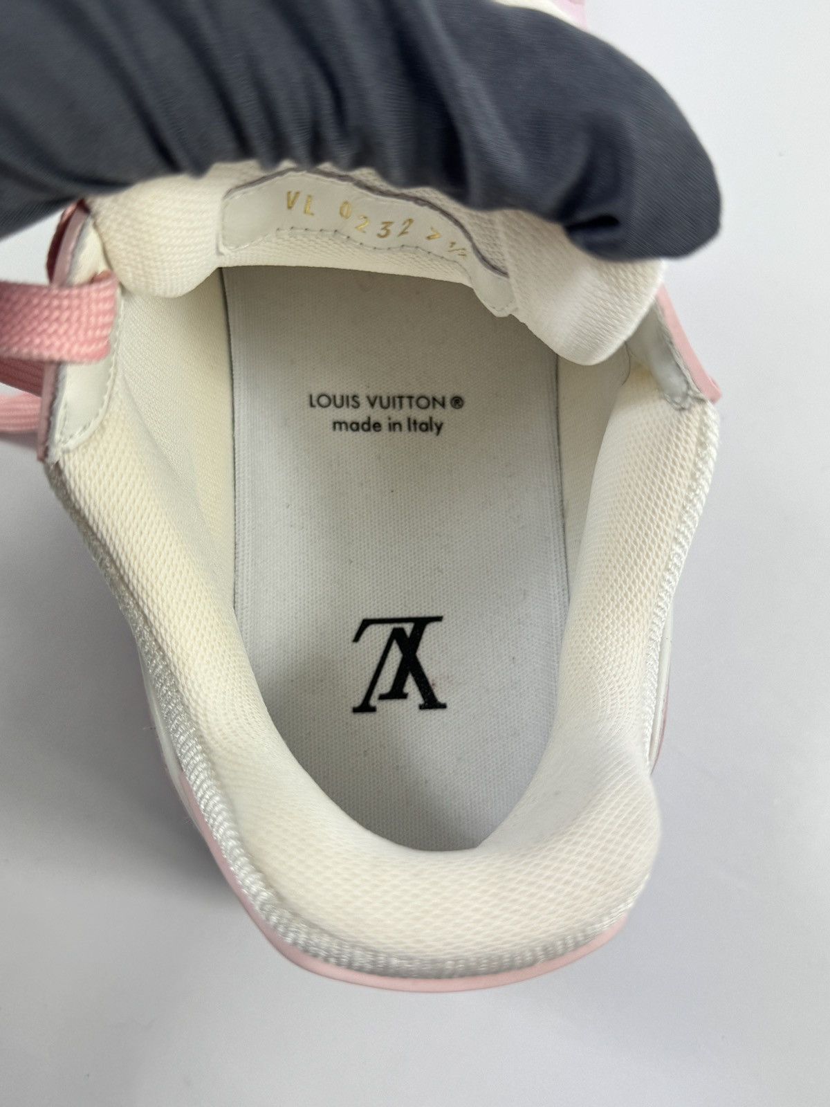 Louis Vuitton CLASSIC MONOGRAM SNEAKERS Size US 9.5 / EU 42-43 - 6 Thumbnail