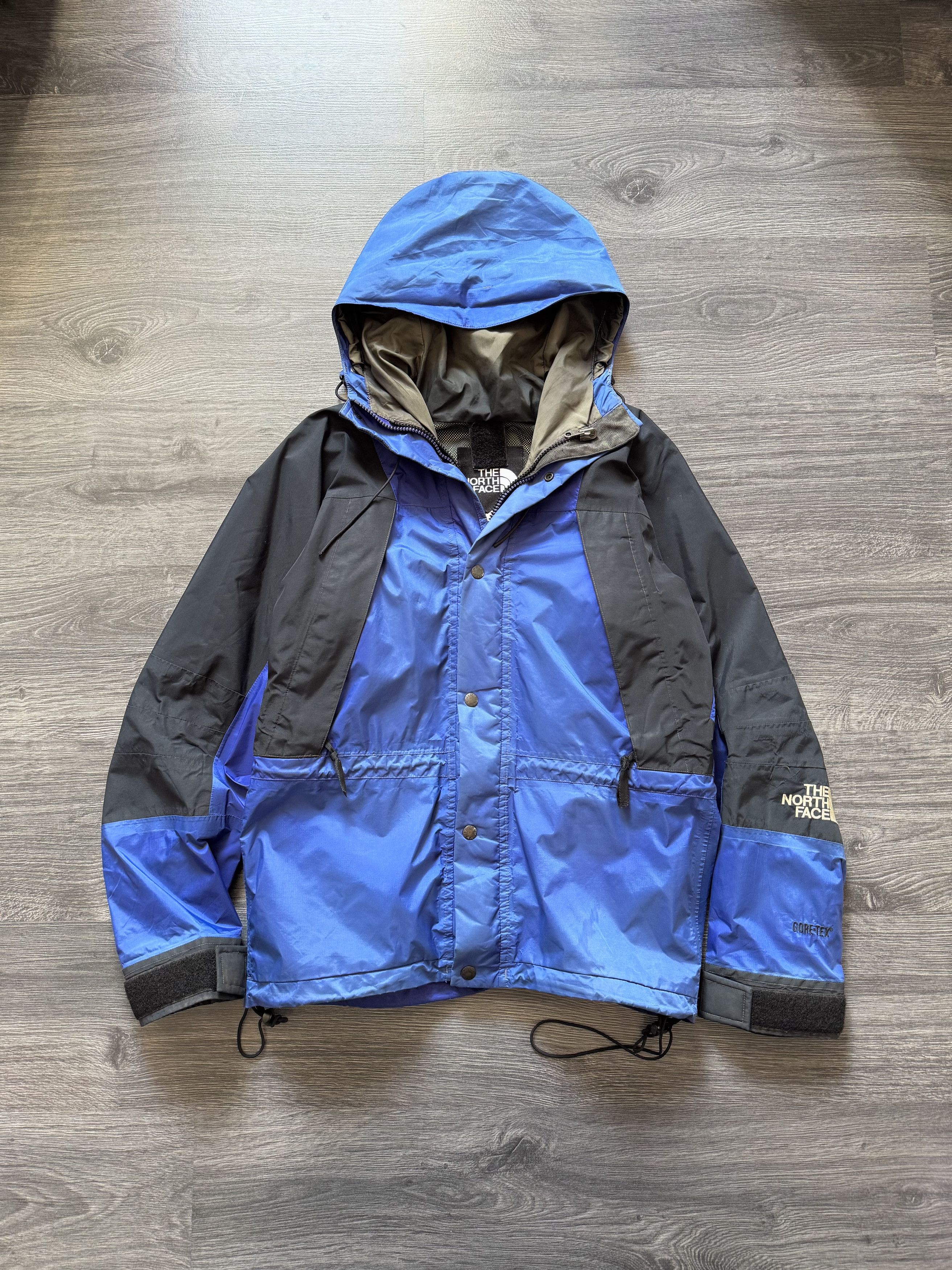 b843【THE NORTH FACE】クラウドジャケット　GORE-TEX　L THE NORTH FACEの定番GORE-TEXアイテム「クラウドジャケット」は