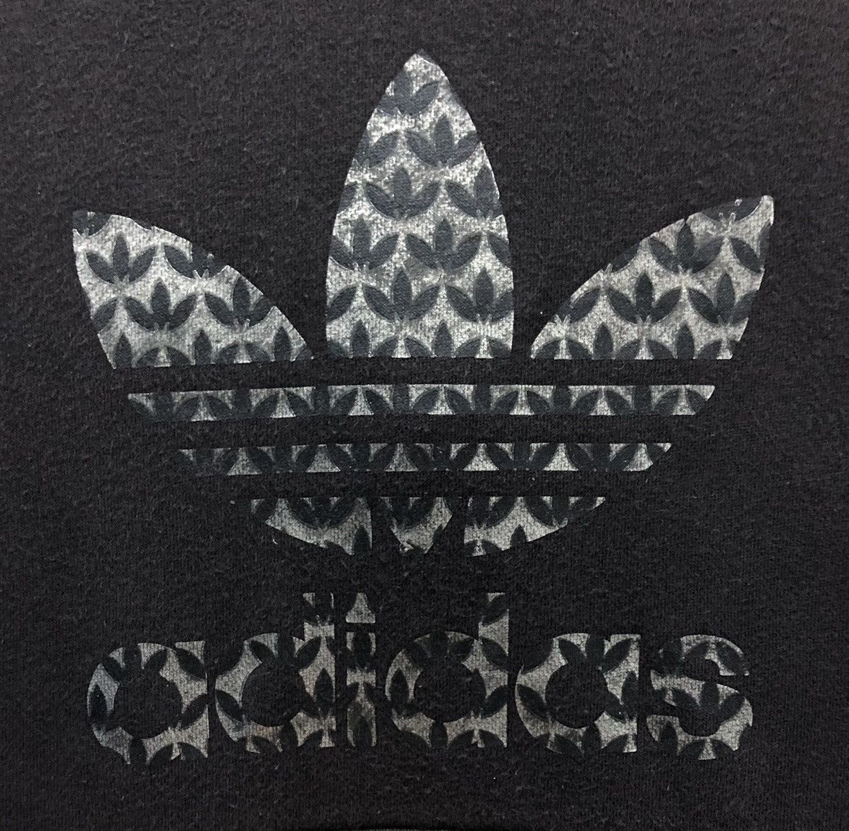 Adidas Vintage Adidas Big Logo Hoodie Size M / US 6-8 / IT 42-44 - 3 Thumbnail