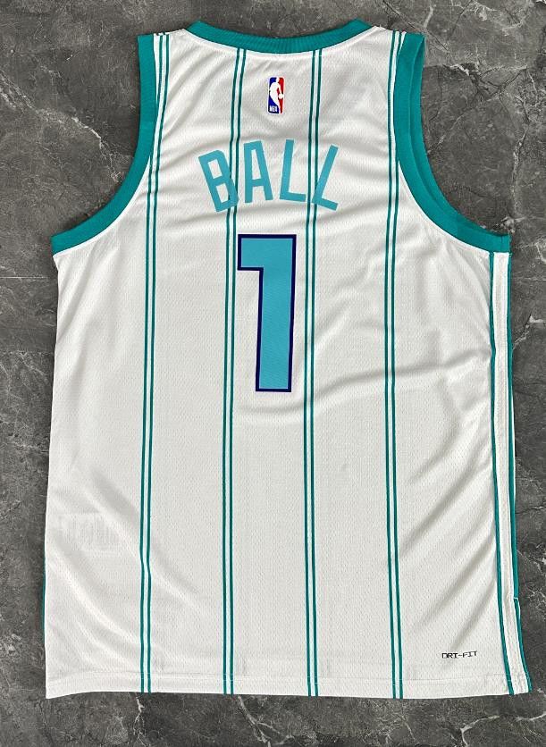 NBA Charlotte Hornets 1 LaMelo Ball Jersey M Size Size US M / EU 48-50 / 2 - 1 Thumbnail