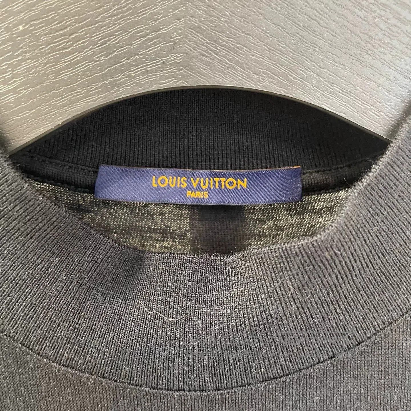 Louis Vuitton Louis Vuitton Black Embroidered Logo T. Size US S / EU 44-46 / 1 - 3 Thumbnail