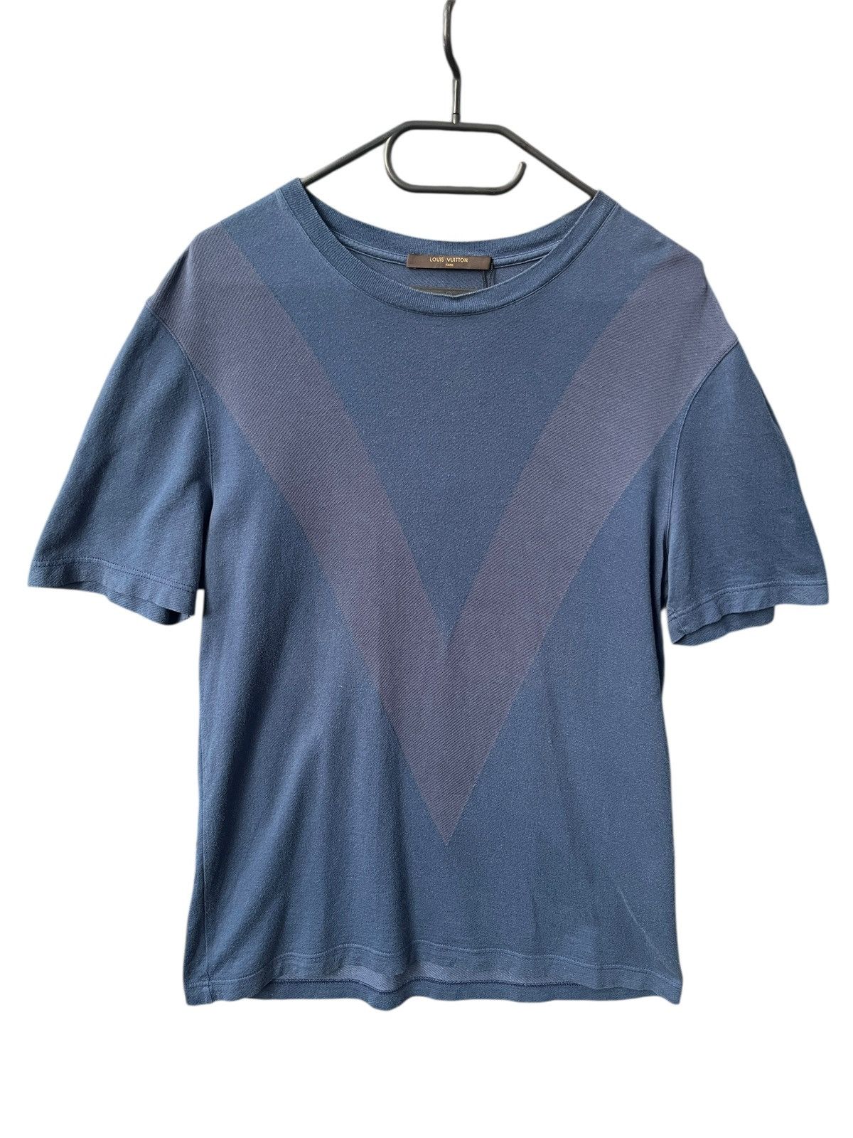 Louis Vuitton V logo t-shirt cotton LV designer luxury 20’s