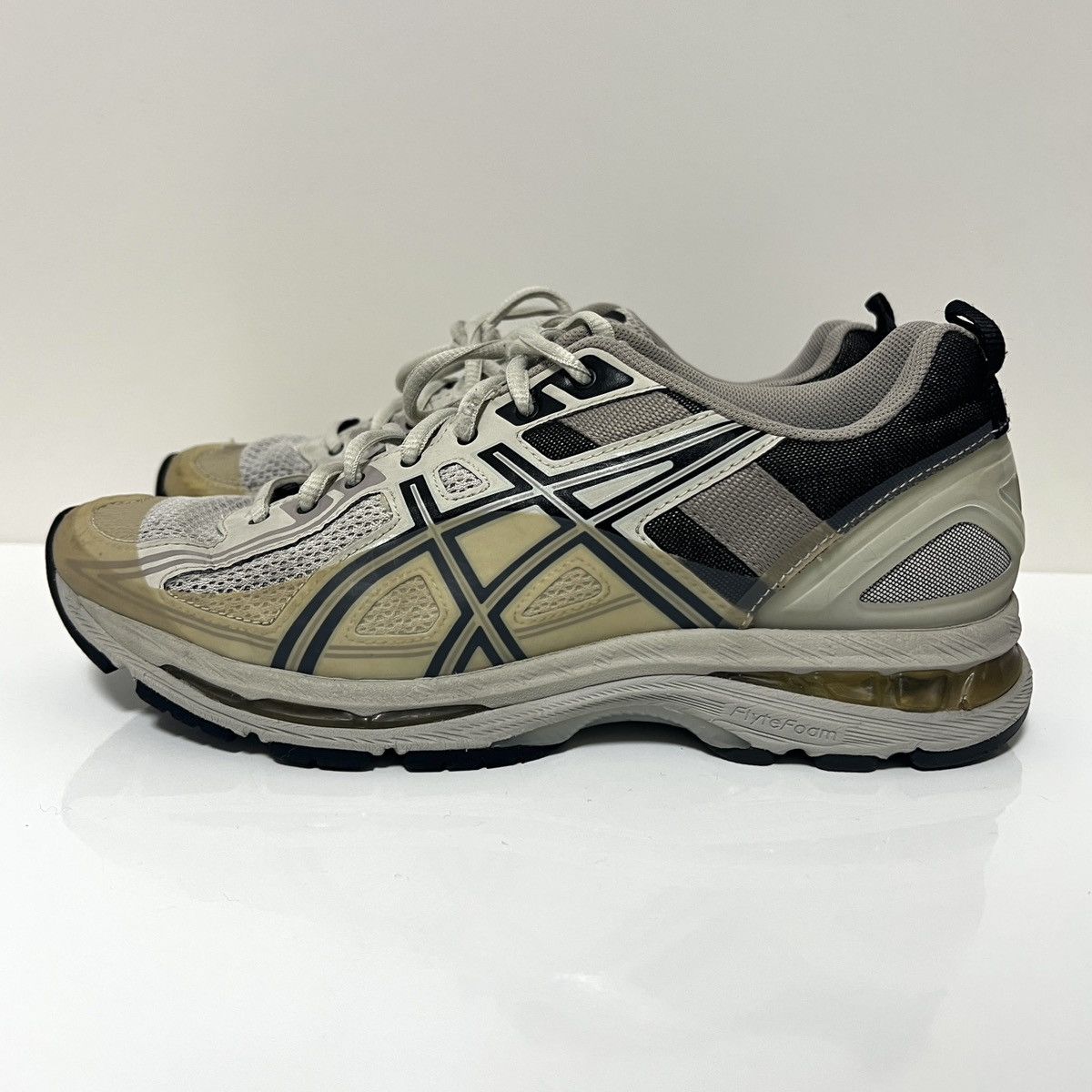 Asics × Kiko Kostadinov Kiko Kostadinov X Asics Gel-Burz 1 Birch Size US 7 / EU 40 - 2 Thumbnail