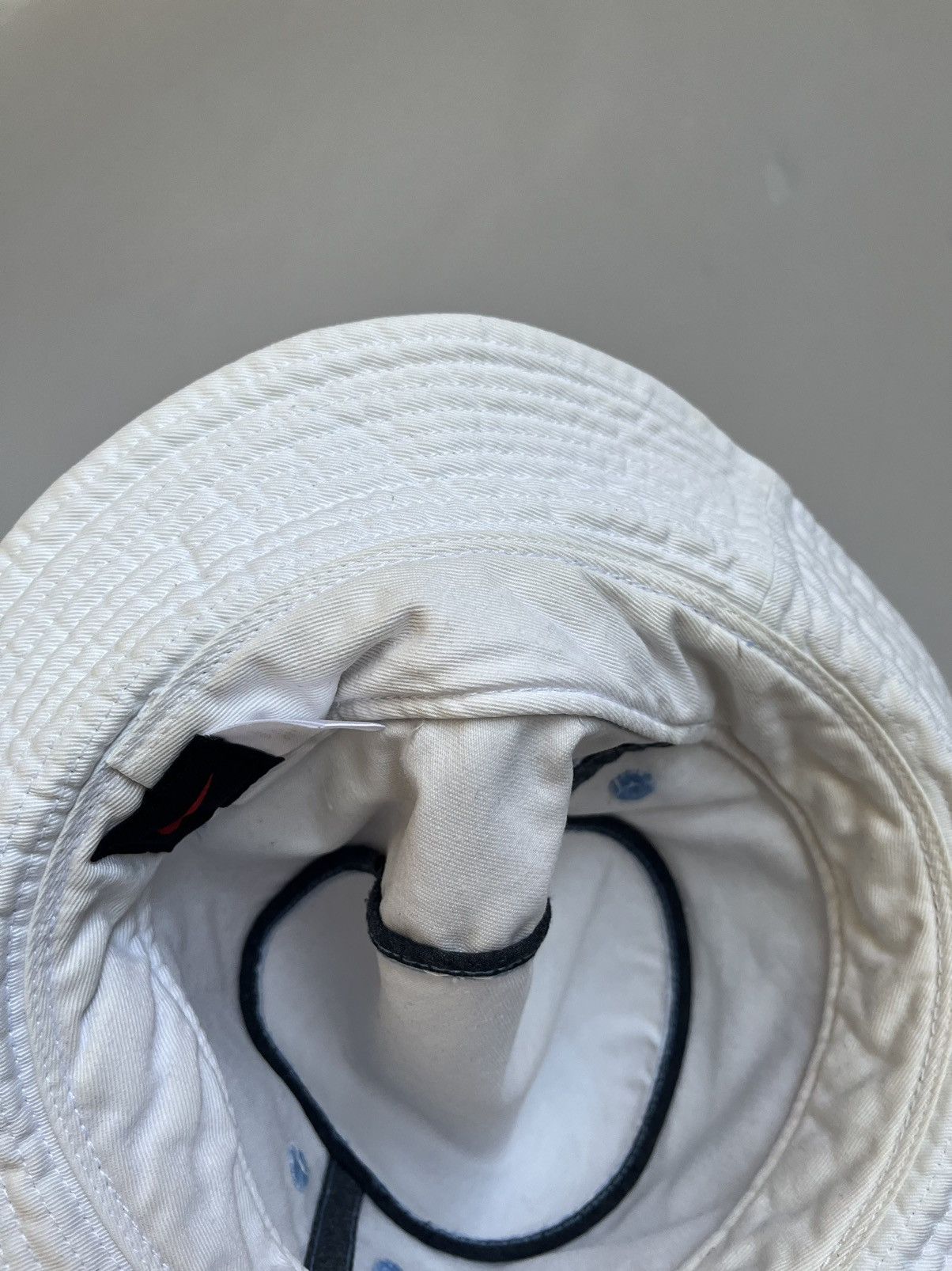 Nike Vintage 90s Nike Logo White Bucket Hat Size ONE SIZE - 8 Thumbnail