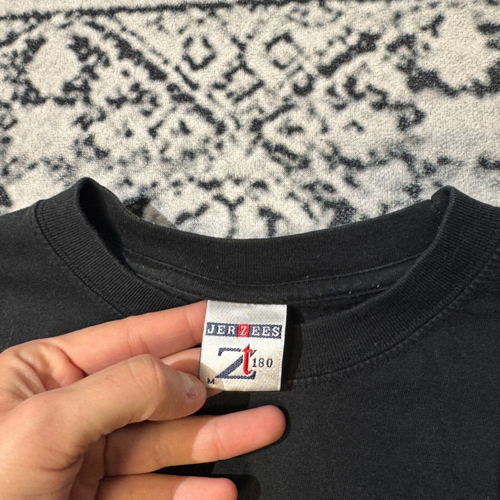 Vintage Vintage Black Cotton T-Shirt Size M Dotted Binary Code Y2k Size US M / EU 48-50 / 2 - 5 Thumbnail