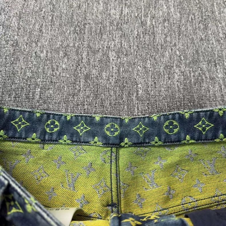 Louis Vuitton LOUIS VUITTON Gradient Full Logo Denim Shorts 2501-Nextarro Size US 33 - 5 Thumbnail