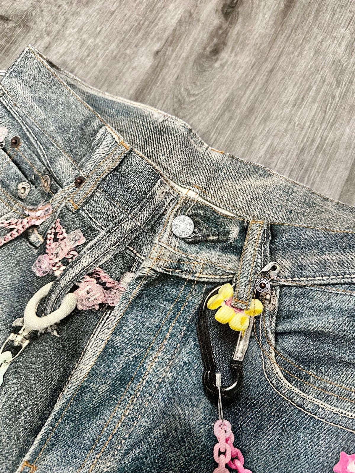 Acne Studios Acne Studios 1981 Trompe L’oeil Kawaii Keychain Jeans Size US 29 - 8 Thumbnail