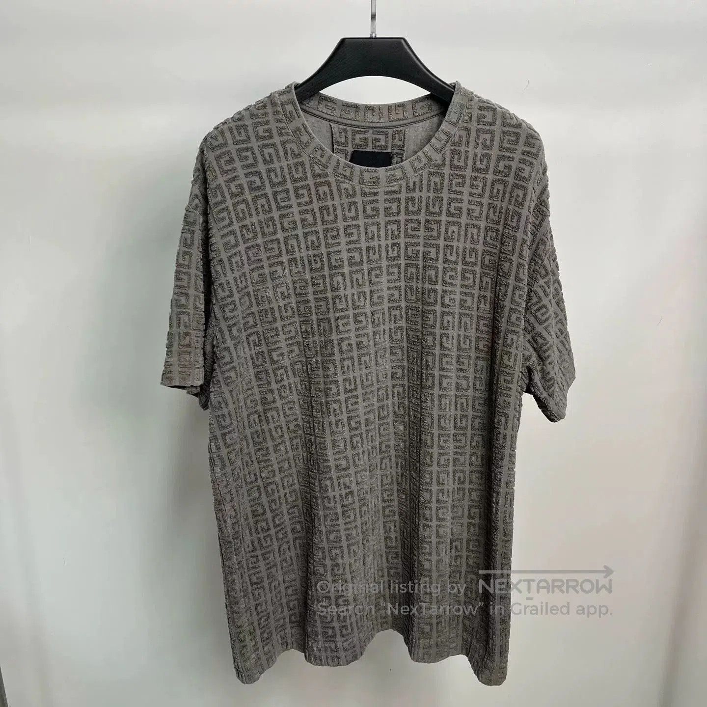 Givenchy Givenchy Towel All-Over Print Short Sleeve. Size US XXL / EU 58 / 5 - 1 Thumbnail